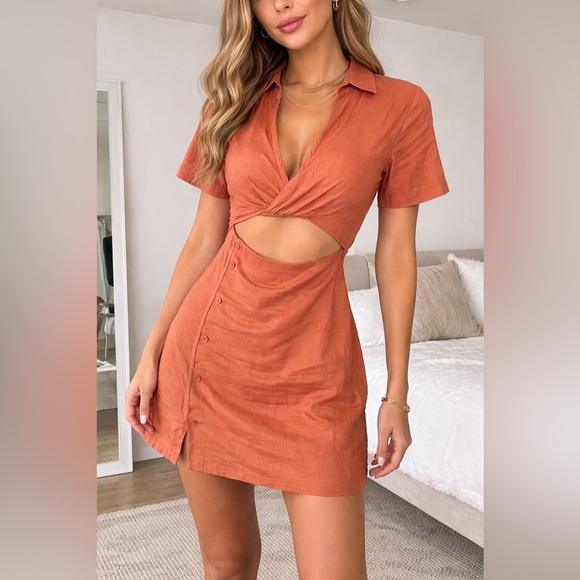 Astr Dresses & Skirts - ASTR The Label Rust Cutout Mini Dress – Size Small